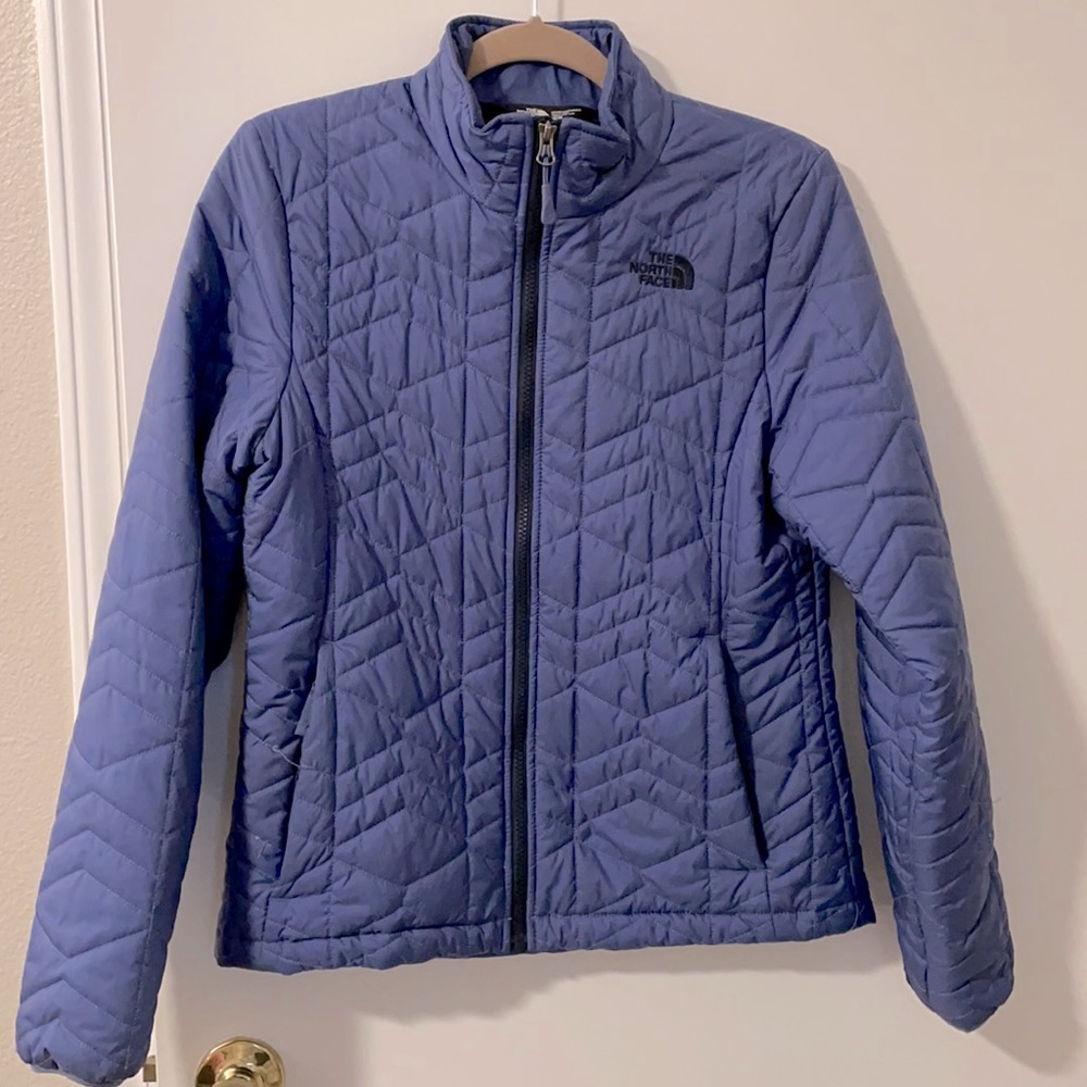 Used North Face Jacket small the color is a great Denim
